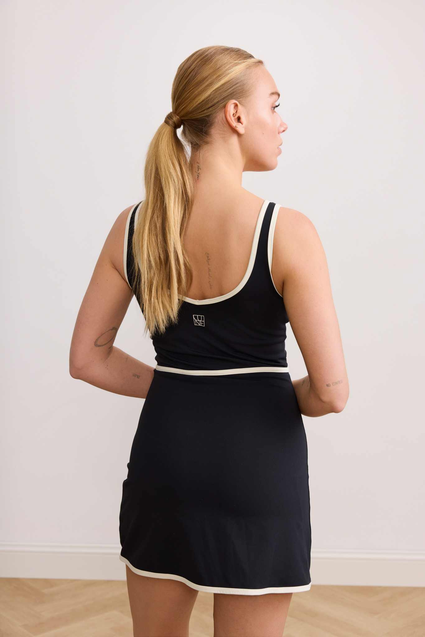 RIVER LIFT V Neck dress - Black