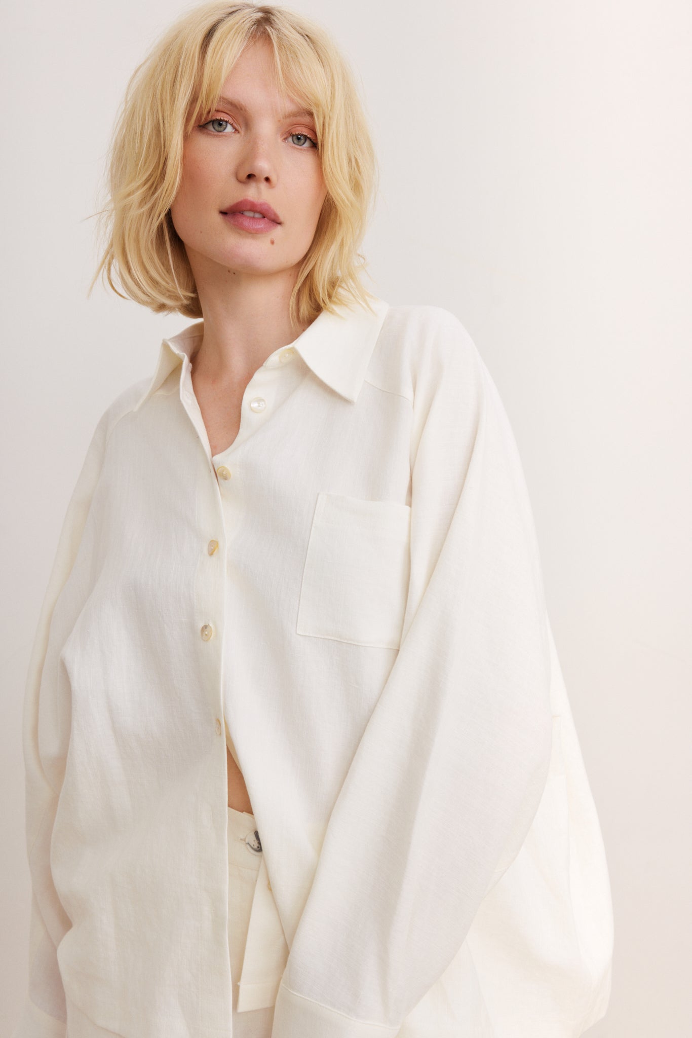 Clover Oversized Linen Blouse - Marshmellow