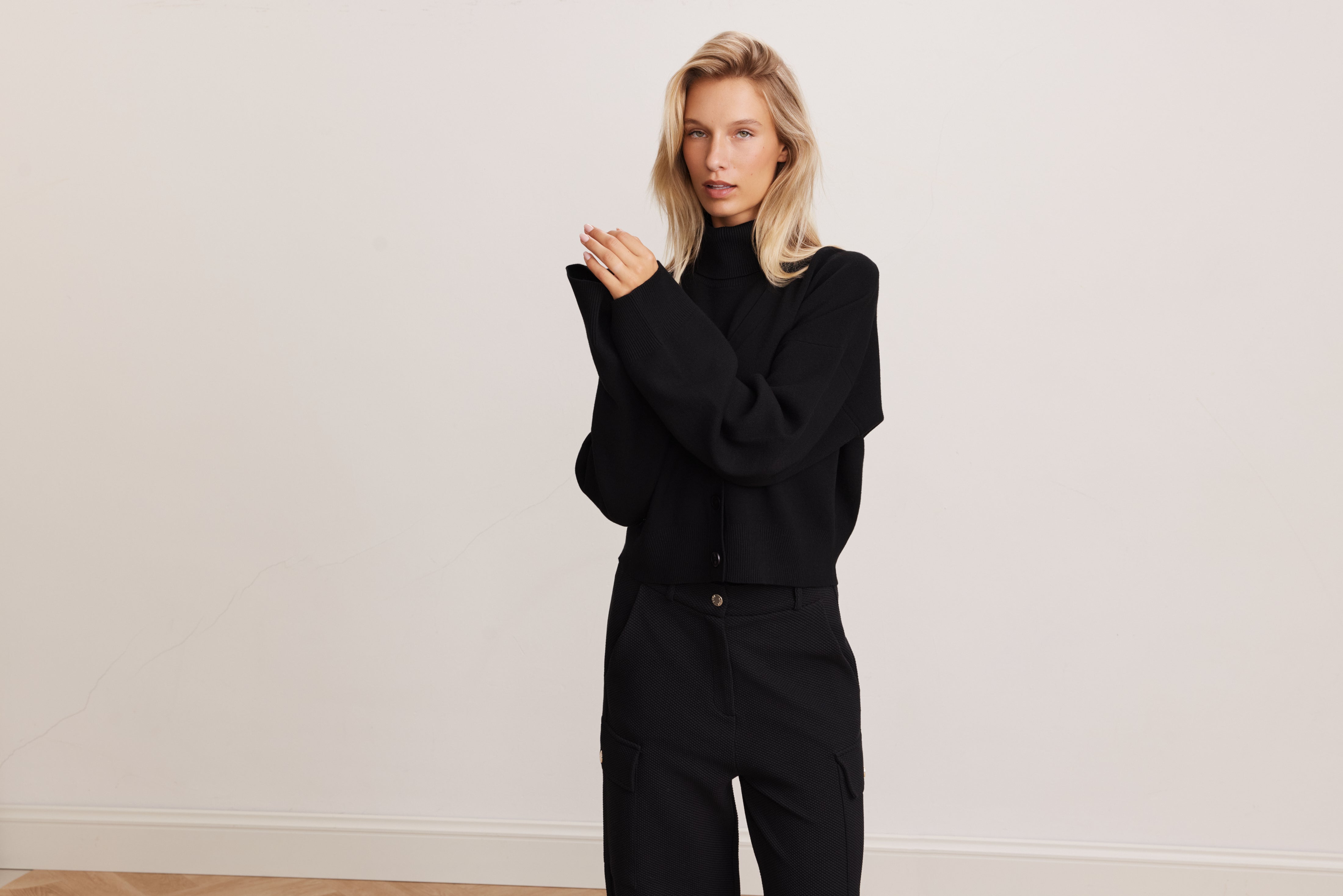 Olly Cardigan - Black