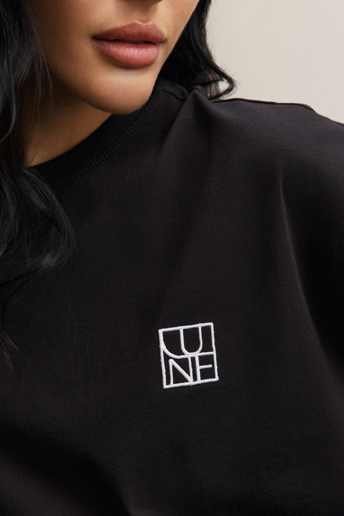 Ana Logo Tee - Black