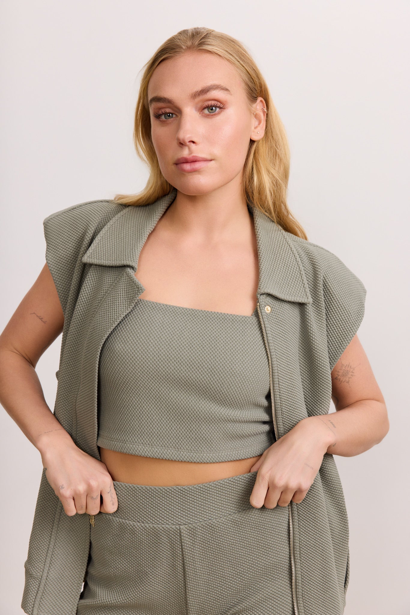 MOON CLASSIC sleeveless jacket - Olive