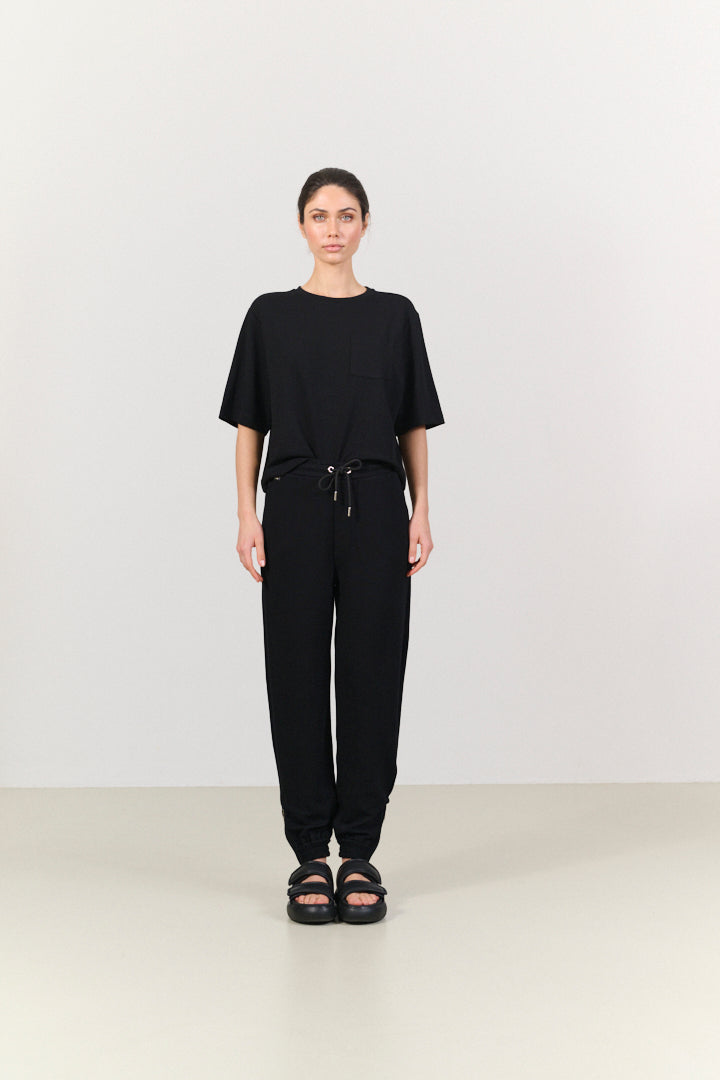 FOREST ESSENTIEL short tee - Black