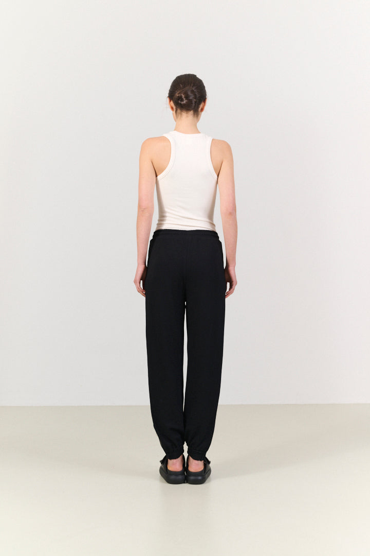 FOREST ESSENTIEL jogger - Black