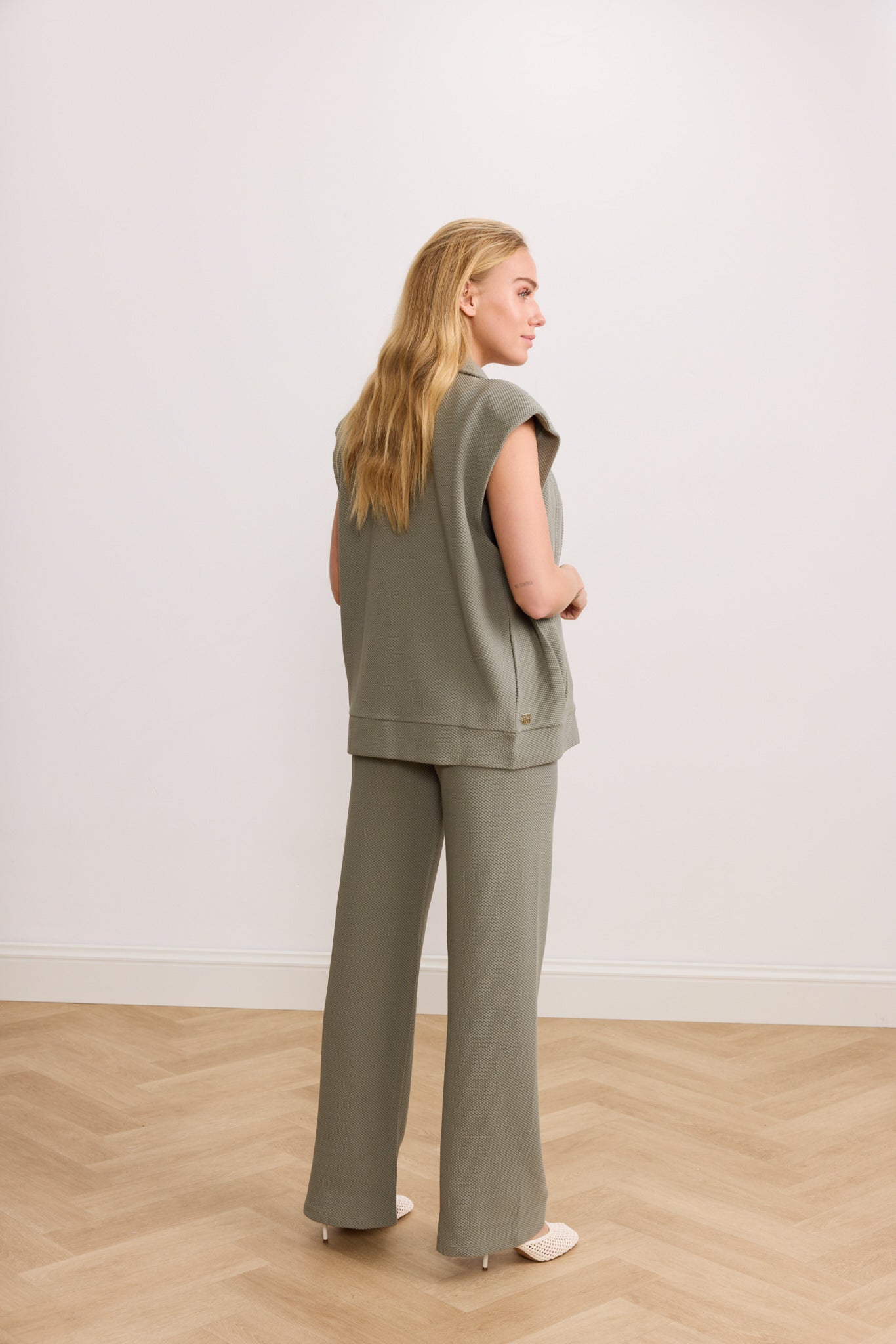 MOON CLASSIC sleeveless jacket - Olive