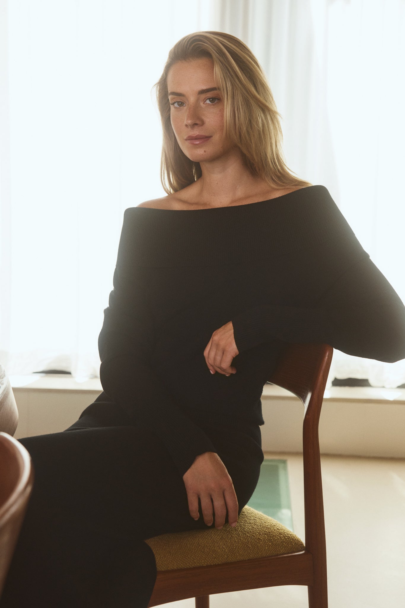 Olly Off-Shoulder Sweater - Black